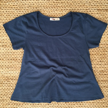 Camiseta azul feminina